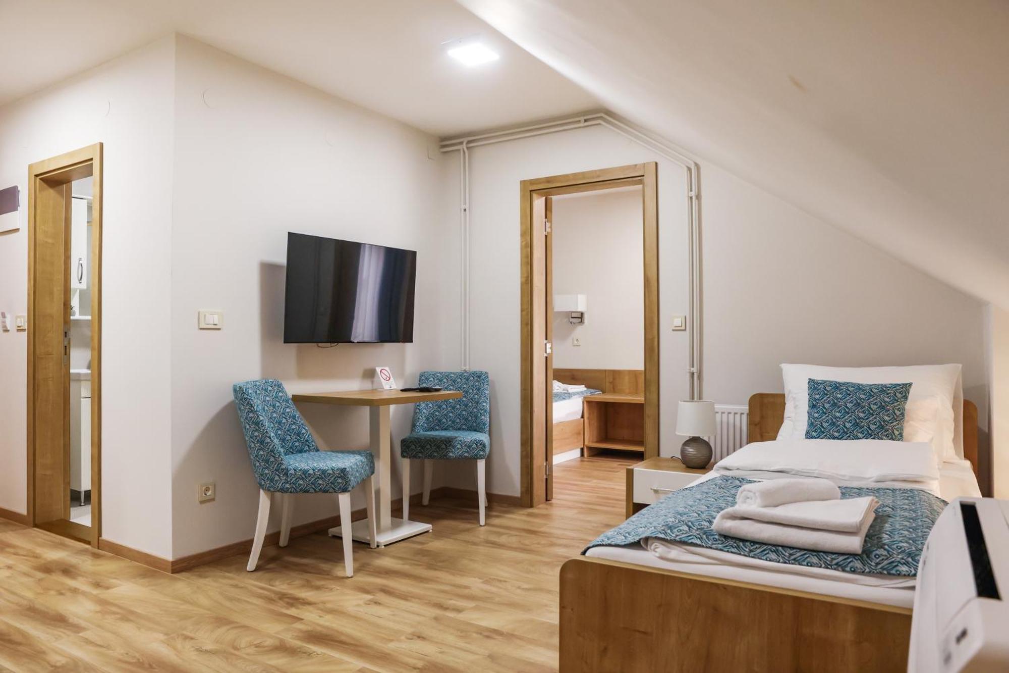Grand Park Rooms & Apartments Cacak Exterior photo