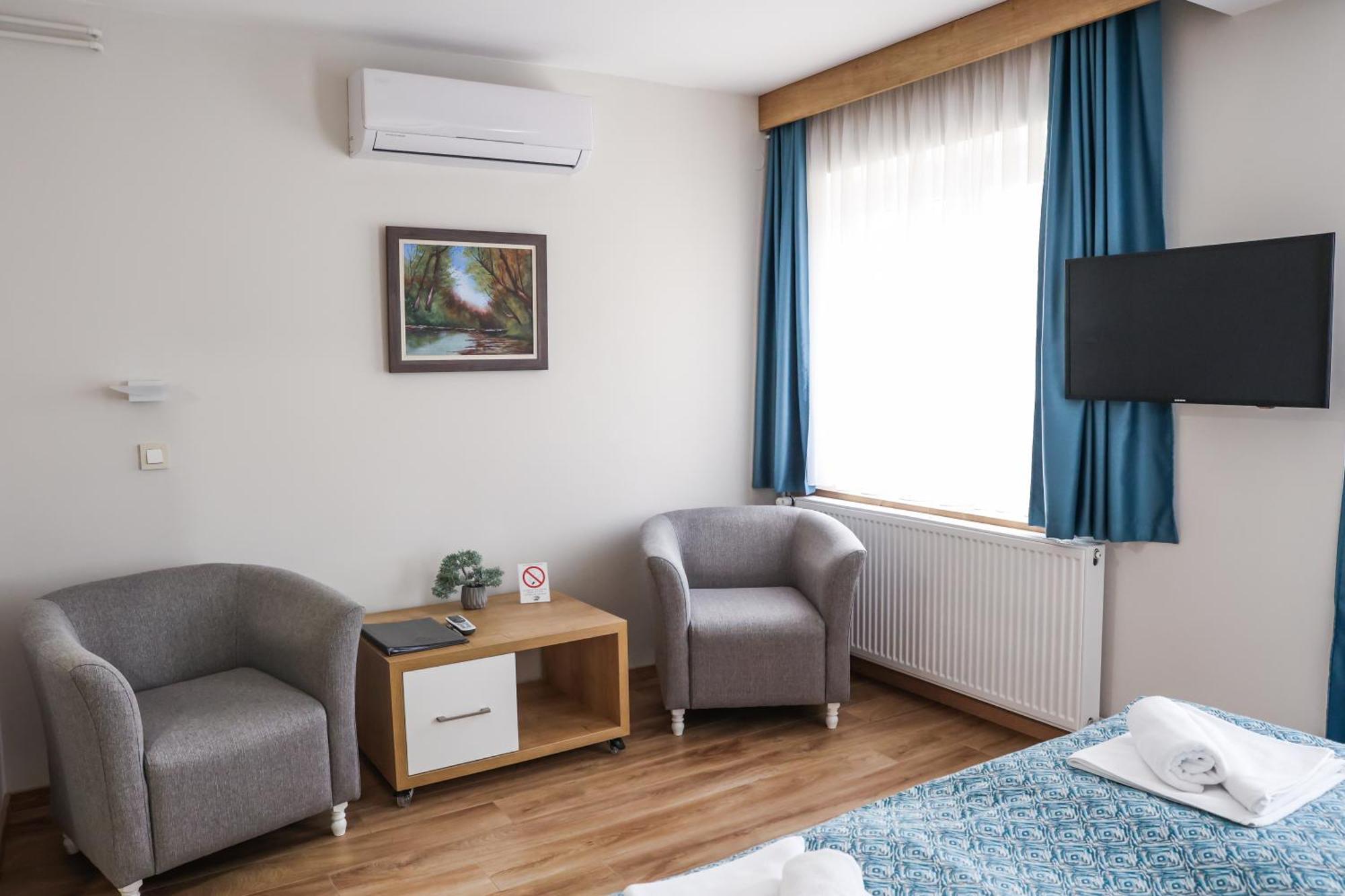 Grand Park Rooms & Apartments Cacak Exterior photo